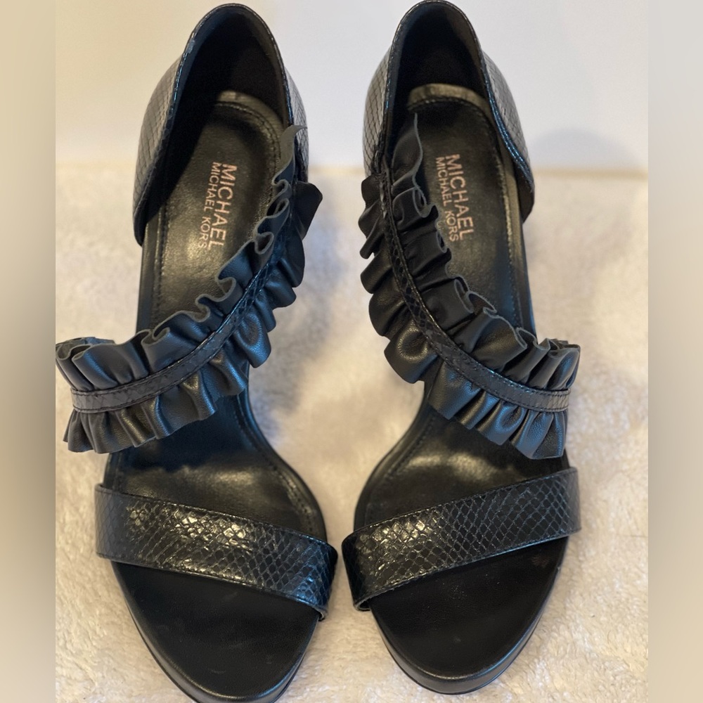 Michael Kors Bella Women's Black Ruffle Sandal Sz 7.5 N3080*